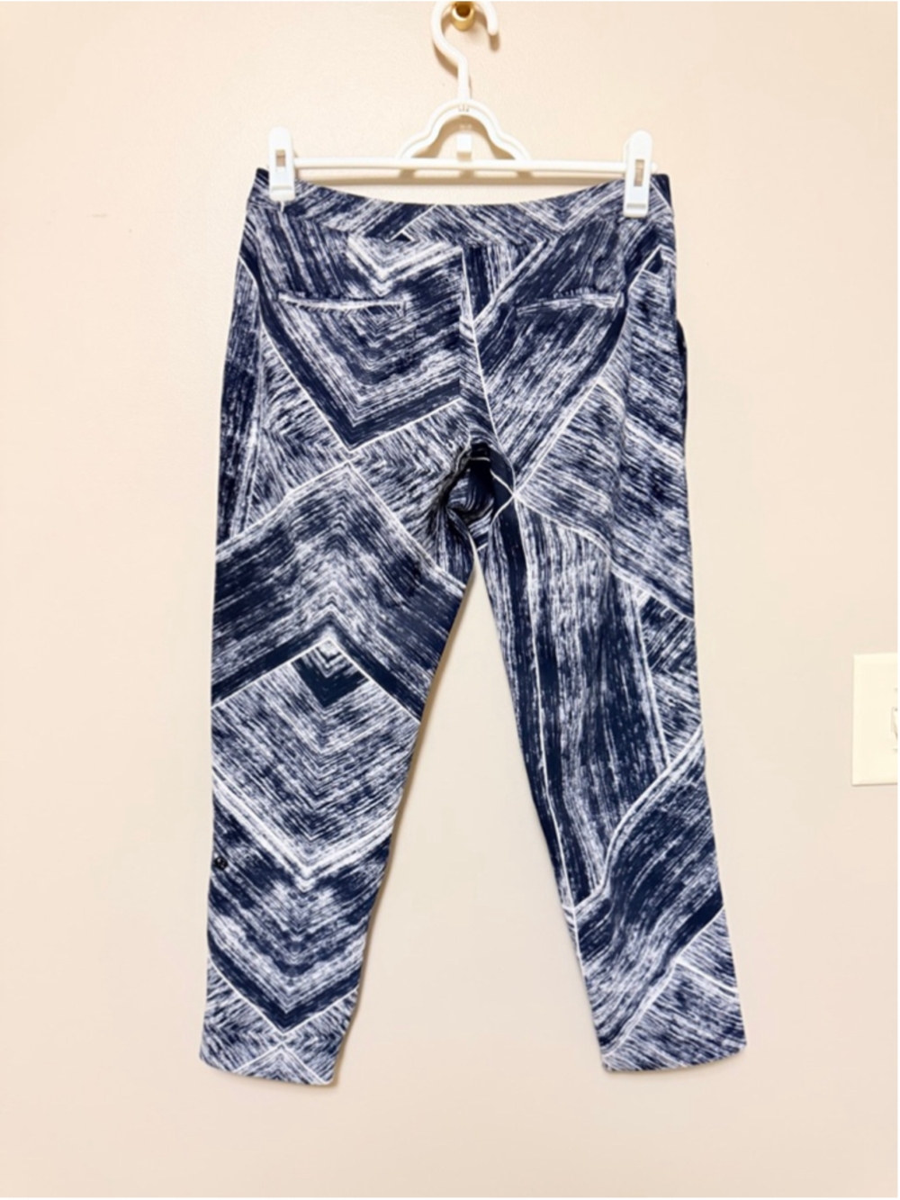 Lululemon Jet Crop Pants - Picture 9 of 12